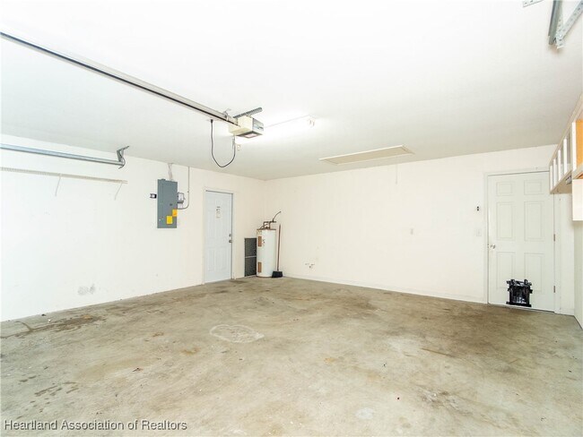 Building Photo - 2508 Manor Dr