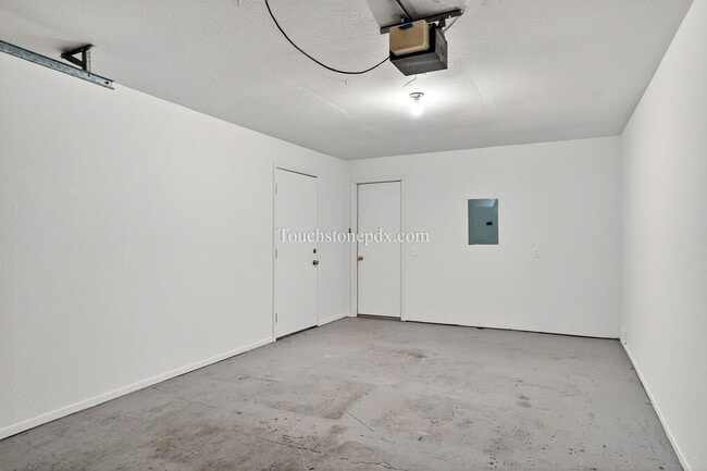 Building Photo - 1920 S Alpine St