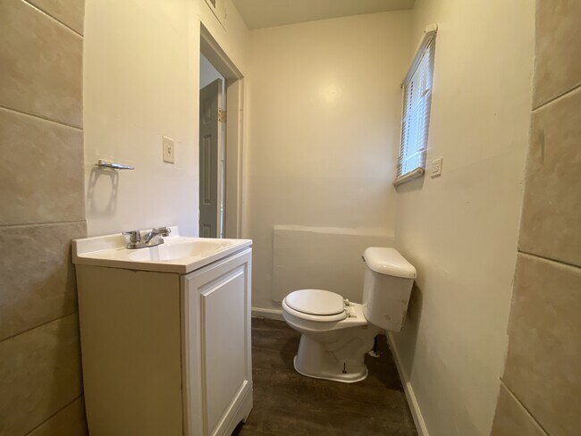 Building Photo - 4841 S Loomis Blvd