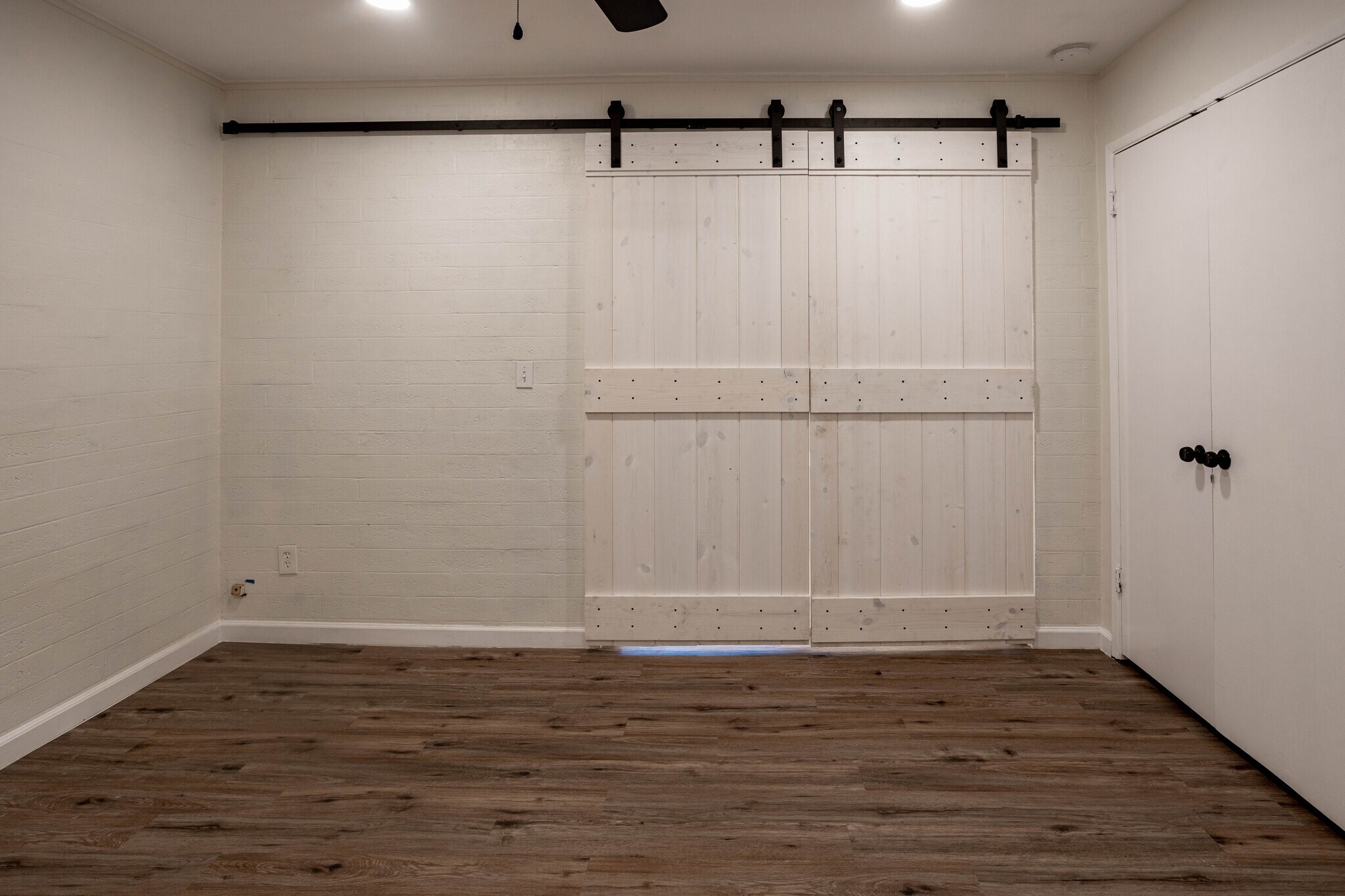Building Photo - 310 N Hosick