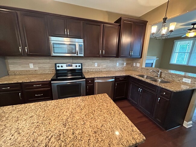 Building Photo - 3 bed 2.5 bath in Germantown