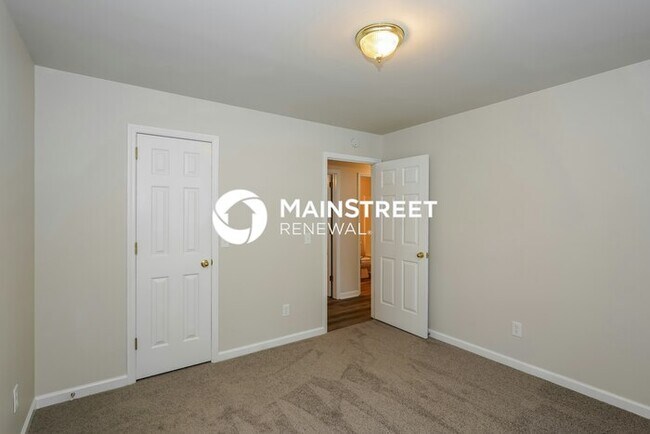 Building Photo - 3 Bedroom Pet-Friendly Home in GOODLETTSVILLE, TN with Main Street Renewal