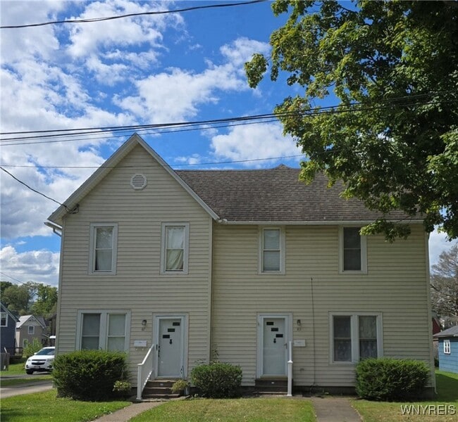 Primary Photo - 87-89-89 E Main St