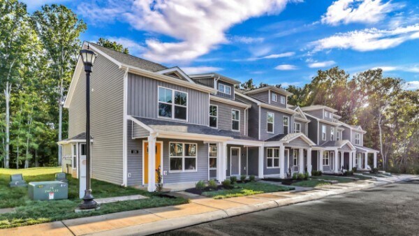 Building Photo - 206 W Point Dr