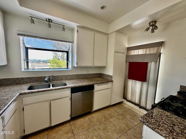 Building Photo - 775 Portola Terrace