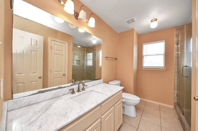 Building Photo - 1607 Parkview Ln