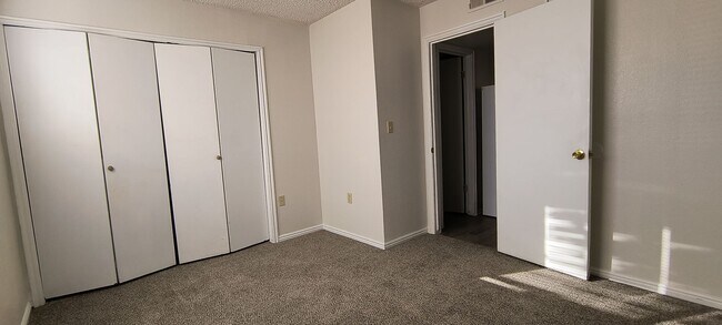 Building Photo - 145 W 820 S