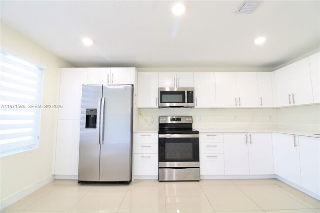 Building Photo - 25875 SW 145th Ave