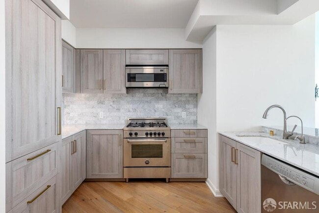 Building Photo - 401 Harrison St