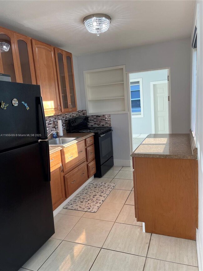 Building Photo - 405 SW 5th St