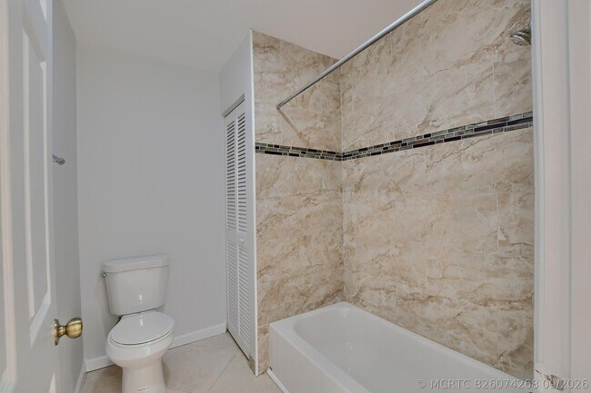 Building Photo - 23061 Aqua View