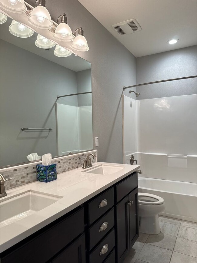 Building Photo - 4 Bed 3 Bath $75k in Upgrades!!!!