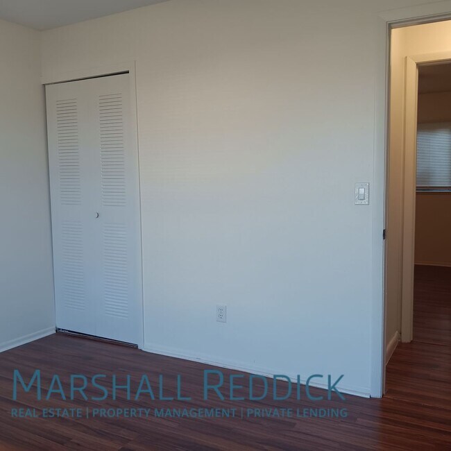 Building Photo - Charming 3 Bedroom 2 Bathroom Single Famil...