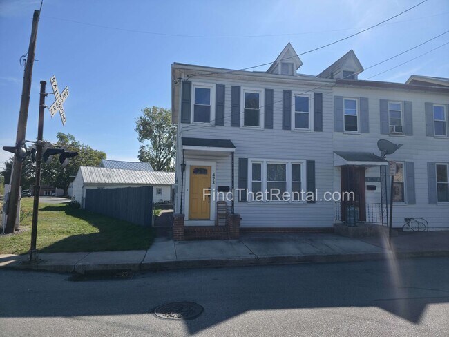 Primary Photo - Downtown Carlisle Beautifully Renovated Pe...