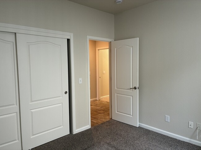 Building Photo - 3197 Dinkey Creek Ave