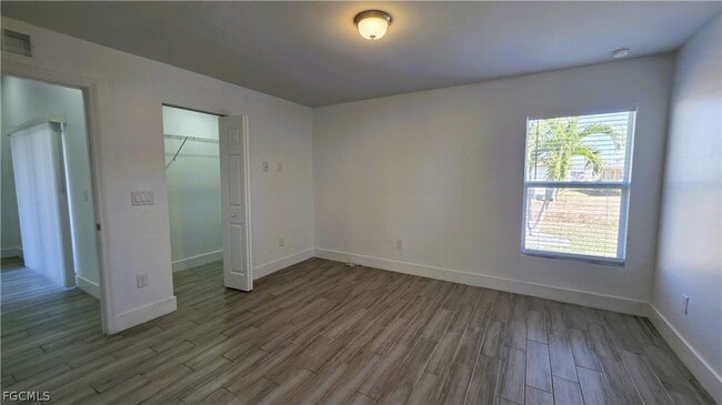 Building Photo - 2909 SW Santa Barbara Pl