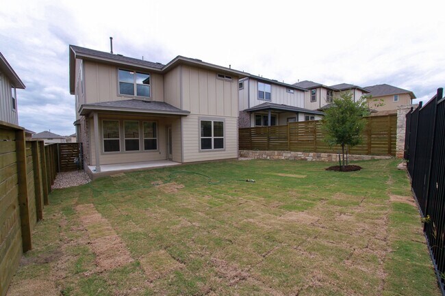Building Photo - 3651 Sandy Brook Dr