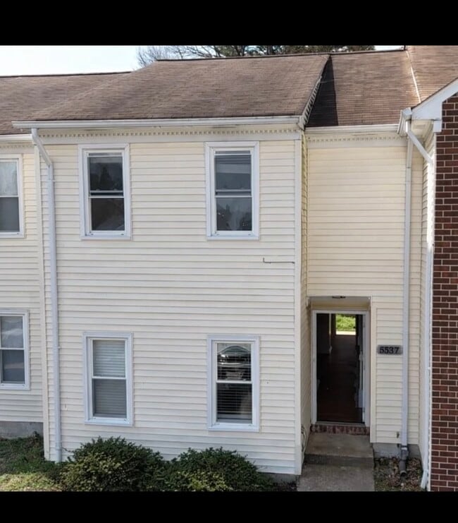 Building Photo - 5537 Lynbrook Landing