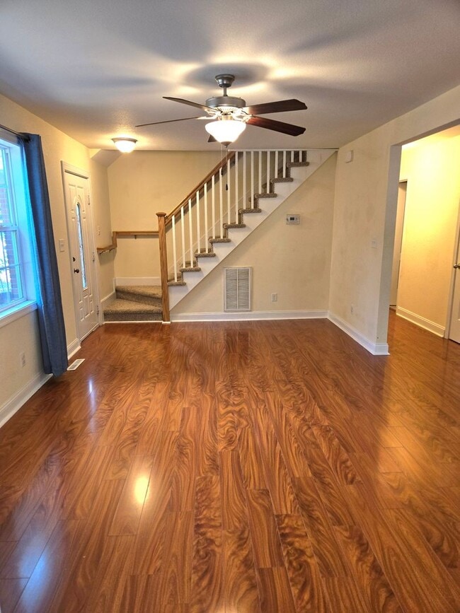 Building Photo - Beautiful Move-In Ready Single Family Home!