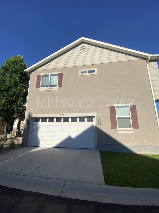 Building Photo - 972 Stonehaven Dr