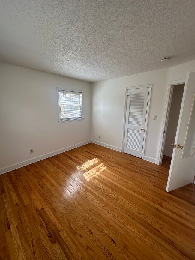 Building Photo - 6512 Springfield Dr