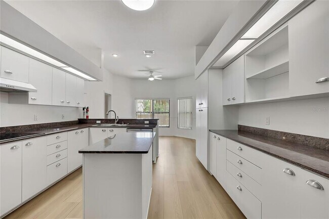 Building Photo - 18401 N 30th St