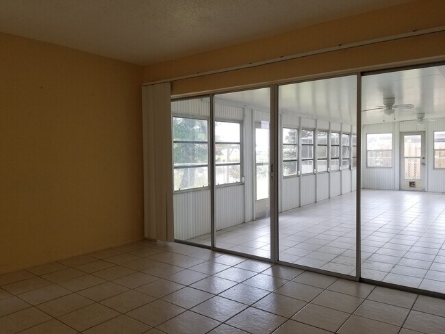 Building Photo - CANAL FRONTAGE / FISH FROM YOUR DOCK