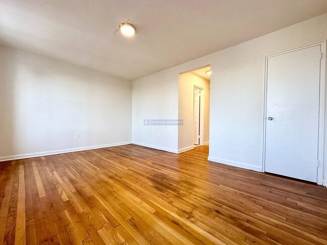 Building Photo - 2940 East 196