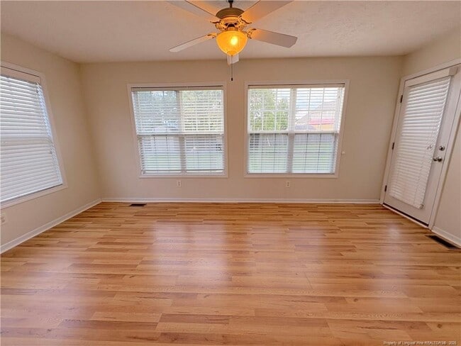 Building Photo - 38 Checkmate Ct