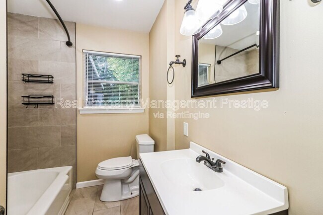 Building Photo - 6910 Cole Creek Dr