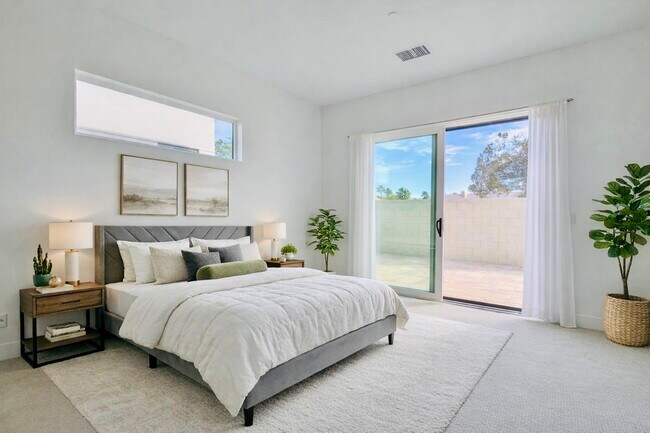 Building Photo - 3402 Ambassador Dr