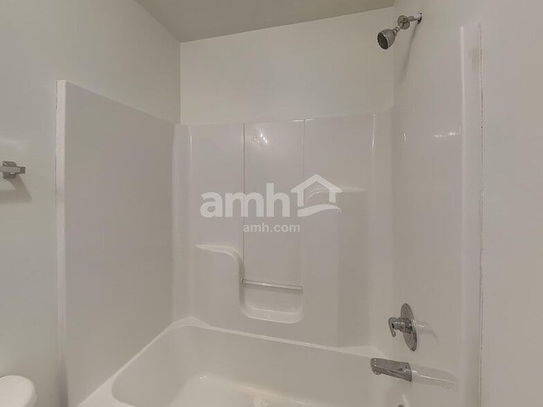 Building Photo - 51 Wolf Creek Ln