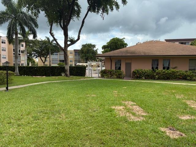 Building Photo - 2831 Somerset Dr
