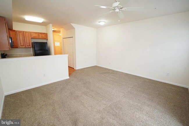 Building Photo - 439 Parkview Ct