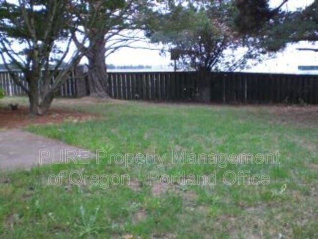 Building Photo - 2141 SW Townsend Ct