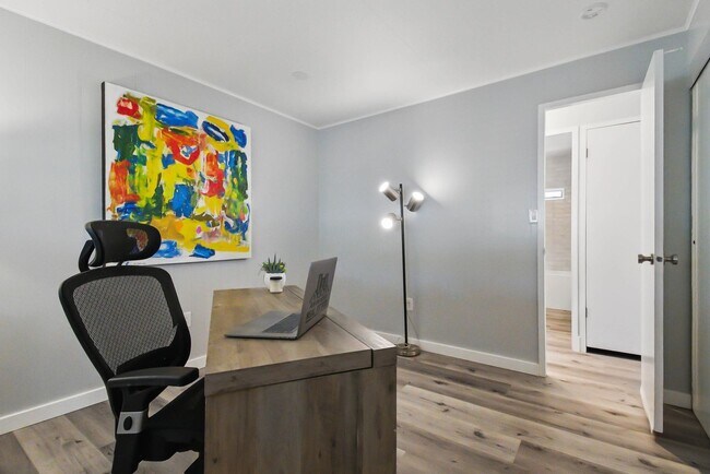 Building Photo - Highly Desirable Double Wide 55+ Home in Rancho Escondido!