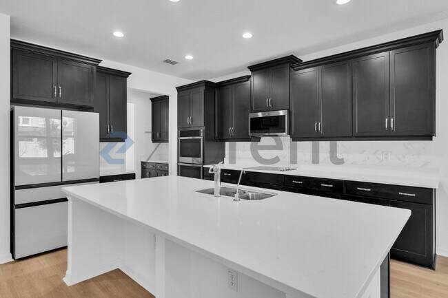 Building Photo - Unit n/a