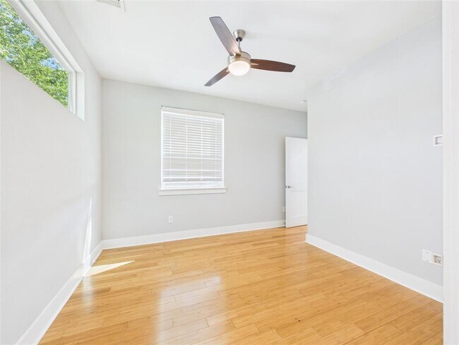Building Photo - 6204 Langham St