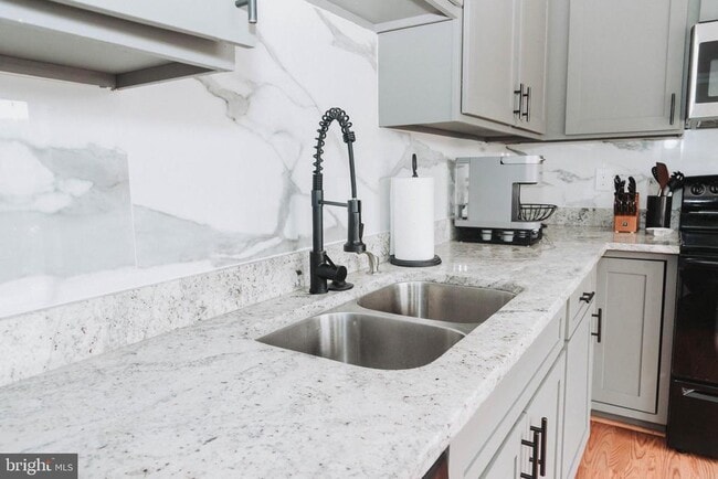 Building Photo - 2830 Emma Lee St