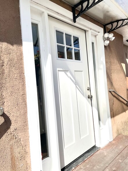 Building Photo - 6815 Moeser Ln