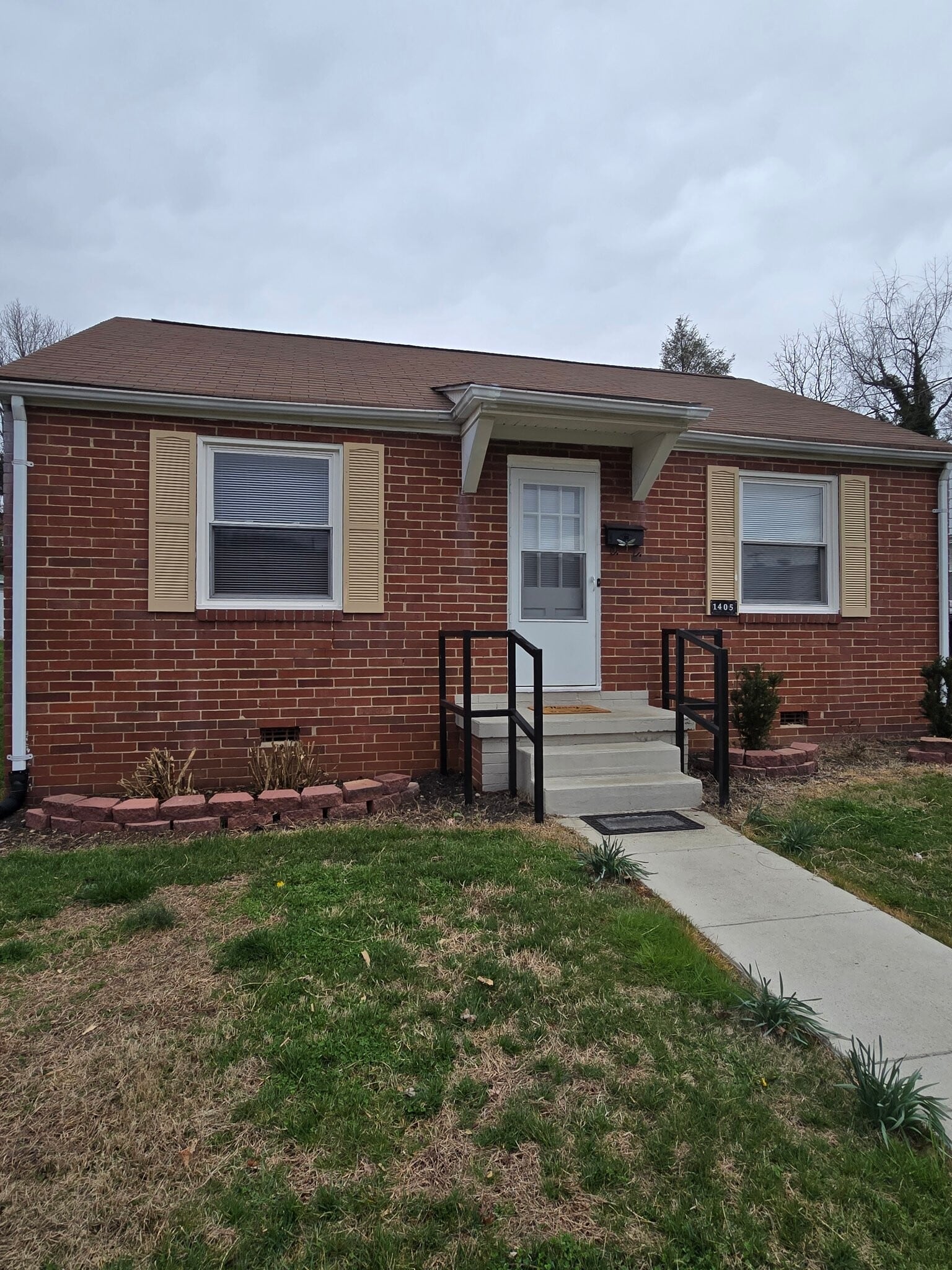 Building Photo - 1405 Newton St