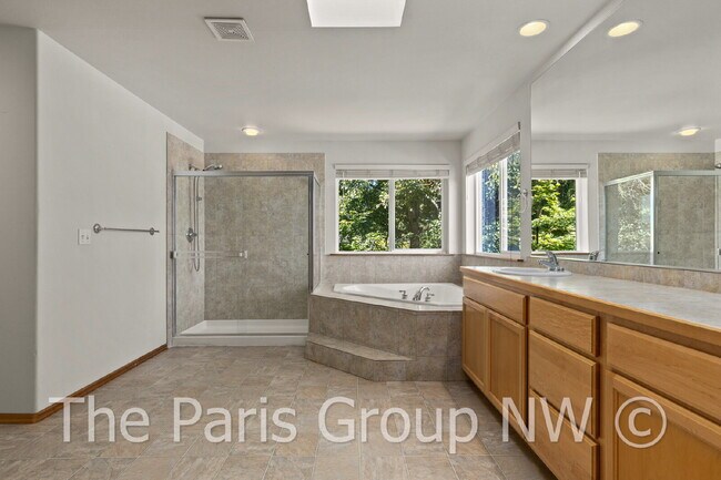 Building Photo - Beautiful Central Bothell Home. Great Floor Plan! Open Lvg Spaces, Office, Bonus Room  + XL Bedro...