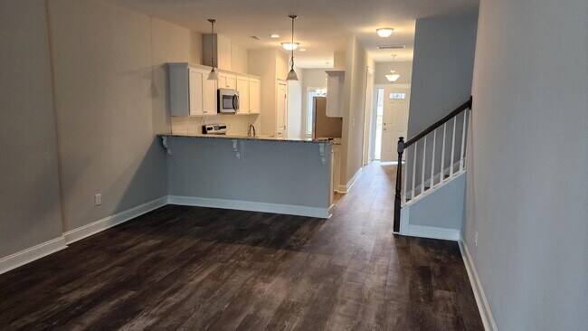 Building Photo - 1815 Fox Den Way