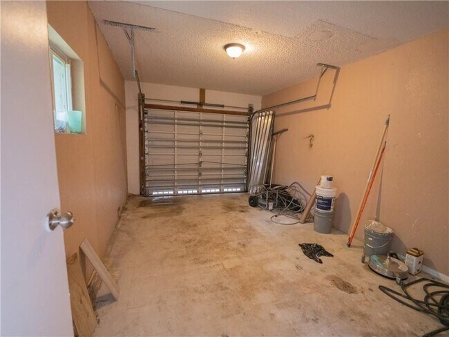 Building Photo - 5332 NW 29th Ct