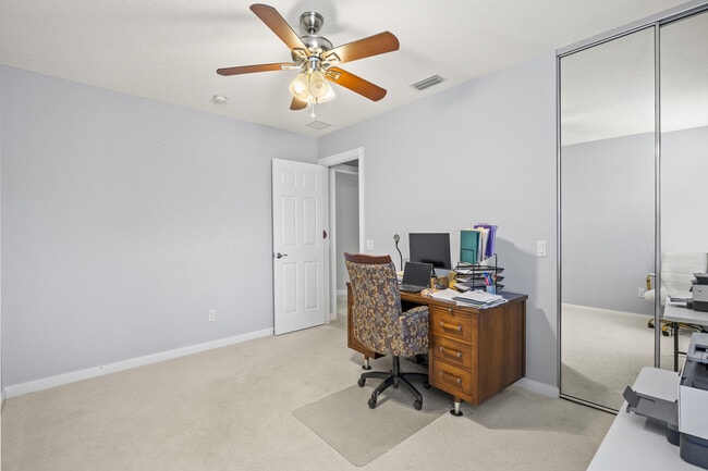Building Photo - 12120 SW Elsinore Dr