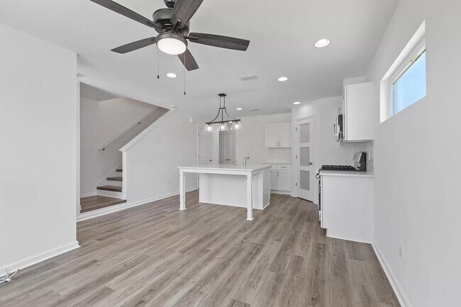 Building Photo - 3667 Meadow Vista Ln
