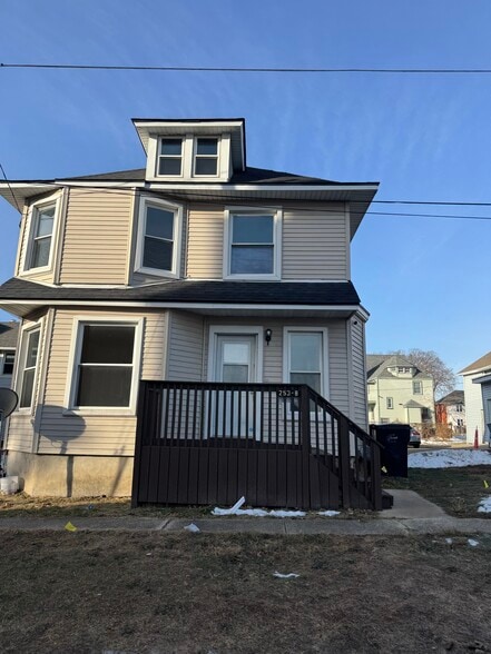 Building Photo - 253 W Grand Ave