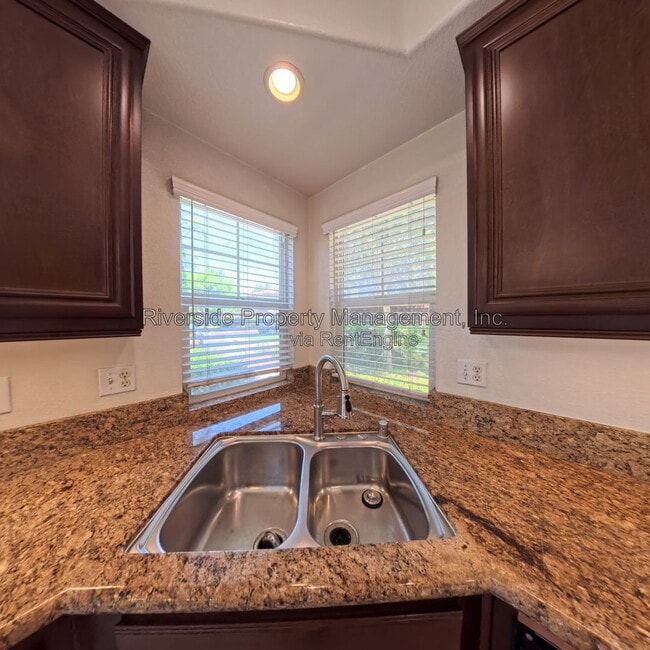 Building Photo - 4031 Cey Ct