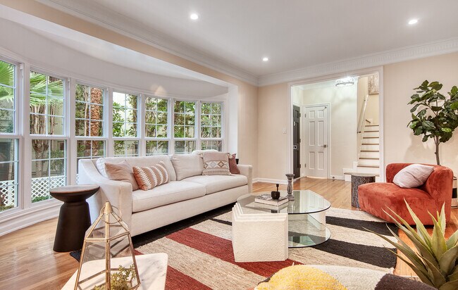 Building Photo - 422 Smithwood Dr