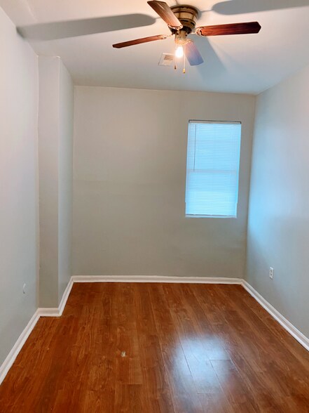 Building Photo - 4851 S Ashland Ave